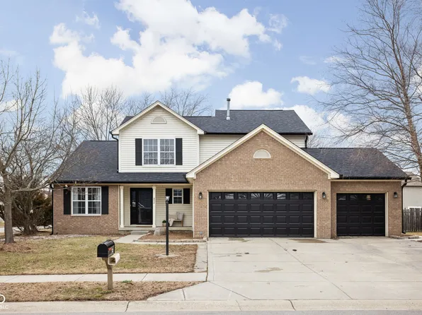 832 Port Dr, Avon, IN 46123