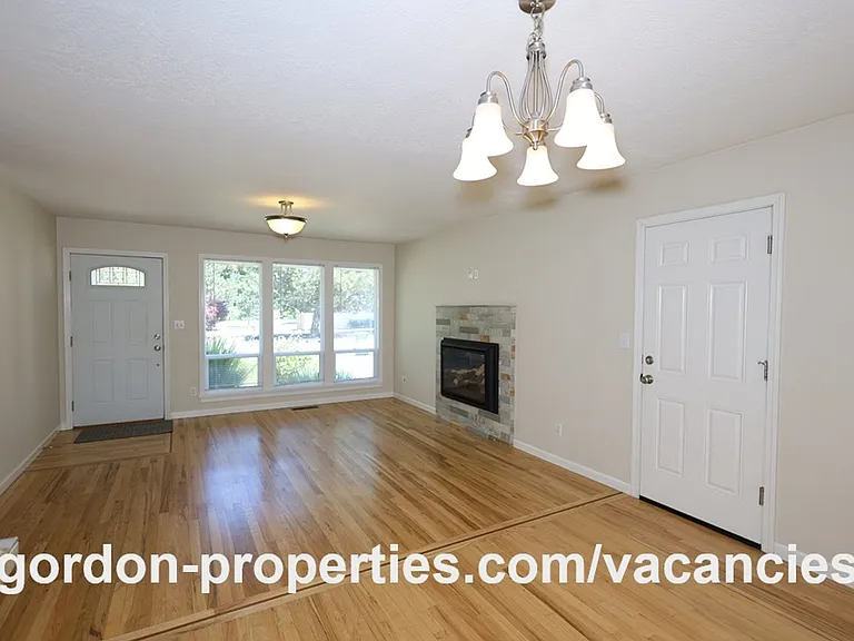 10851 SE Garrett Dr — Photo 8