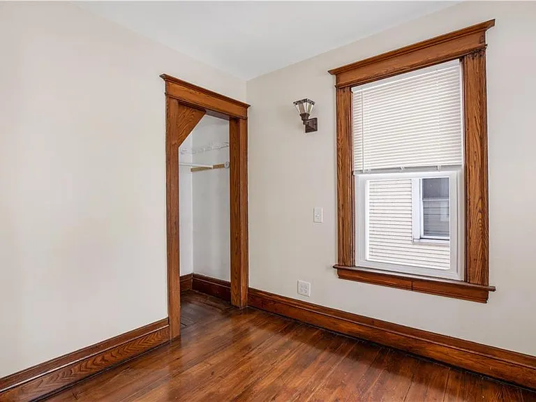 37 Niagara St — Photo 28