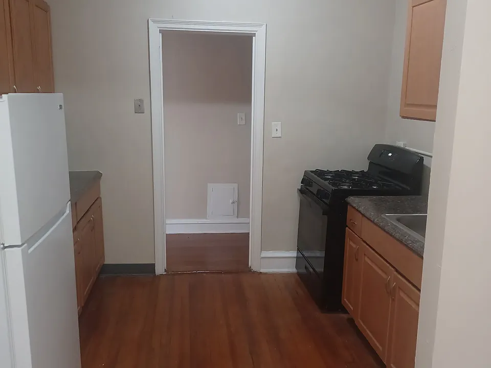 250 Farmington Avenue Laurel St #212