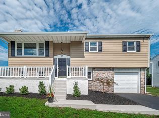 887 Oakdale Dr, Pottstown, PA 19464