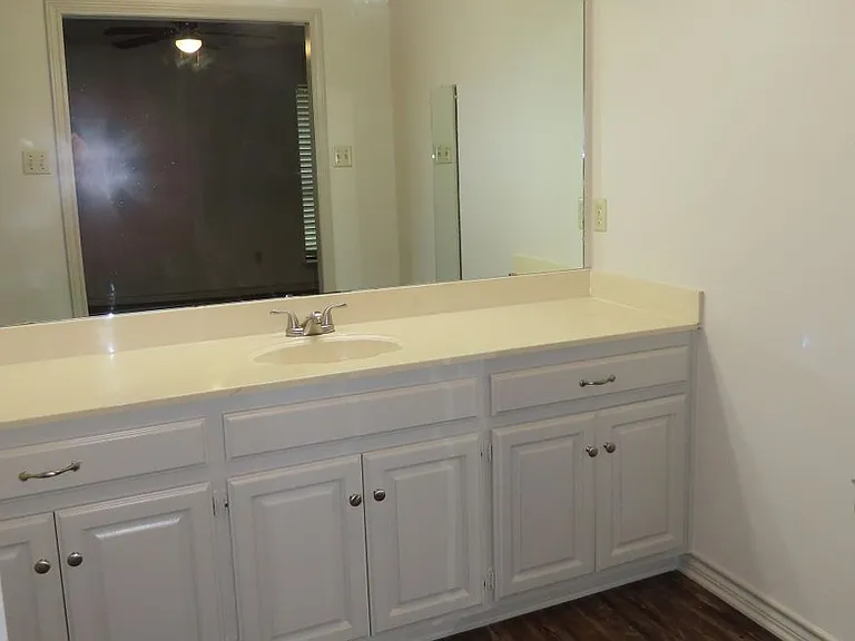 705 Kelli — Photo 26