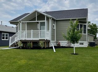 2229 Bellevue Ave, Bettendorf, IA 52722