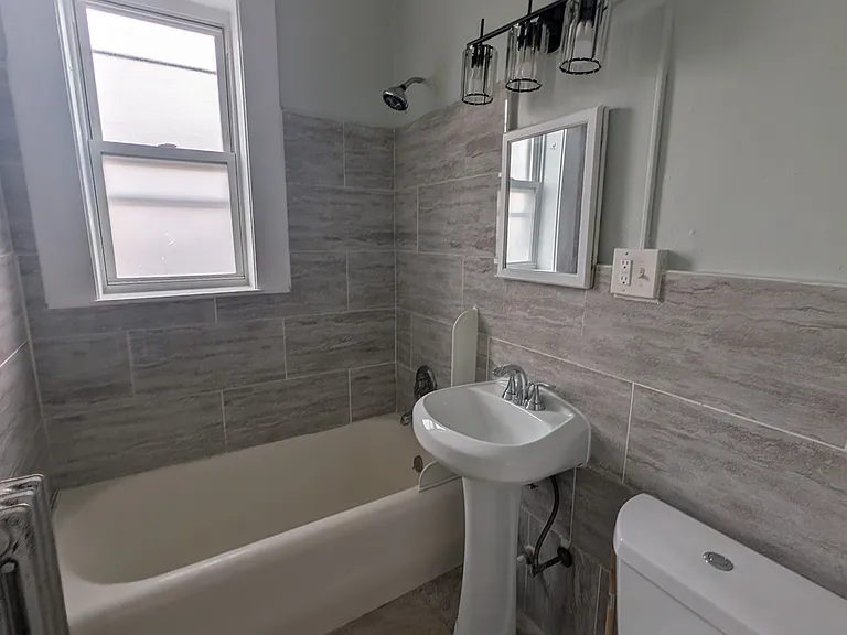 85 Anderson St #C2 — Photo 4