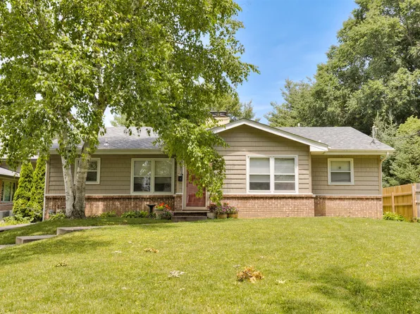 6409 & 6411 Forest Ct, Windsor Heights, IA 50324