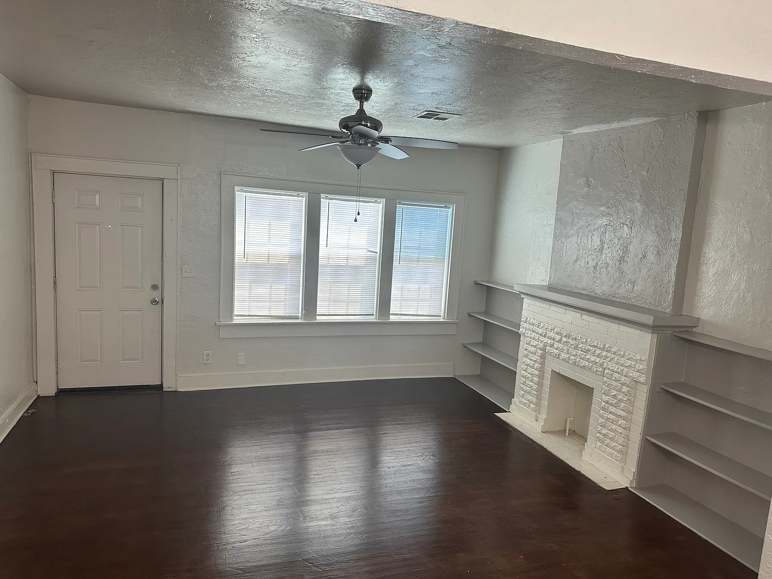 3 bed, 1300 sqft, $1,285 — Photo 4