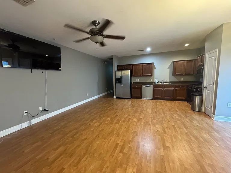 6207 Jordans Pass Dr — Photo 10