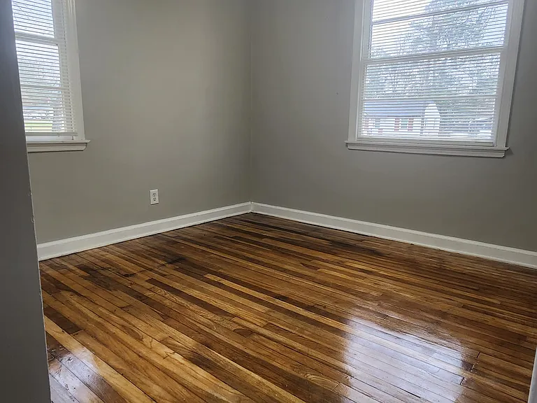 1025 Gaddis Ave — Photo 7