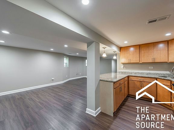 3rd image of 2118 N Avers Ave #G