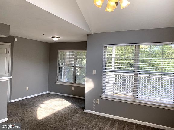 5th image of 919 Hillside Lake Ter APT 311
