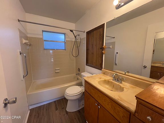 3rd image of 4092 Fairbanks Dr