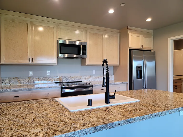 835 Camellia Dr #C — Photo 4