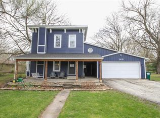 185 E Warren St, Warrensburg, IL 62573