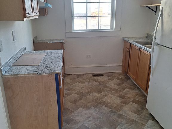 2nd image of 1909 E Ozark Ave APT 5