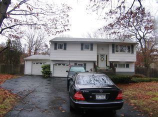 1147 Terry Rd, Ronkonkoma, NY 11779