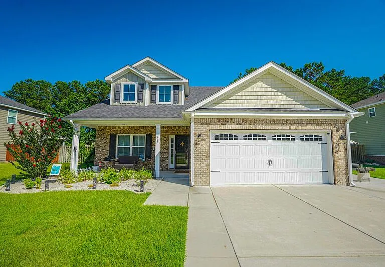 425 Wicklow Dr — Photo 2