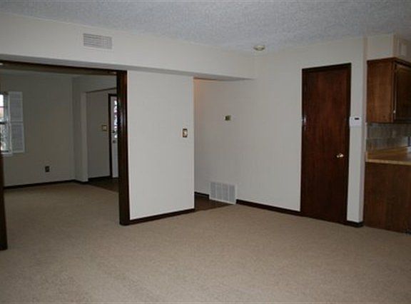 4th image of 5719 NW Briarwood Ave