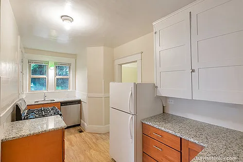 2717 NE Buxton St — Photo 14