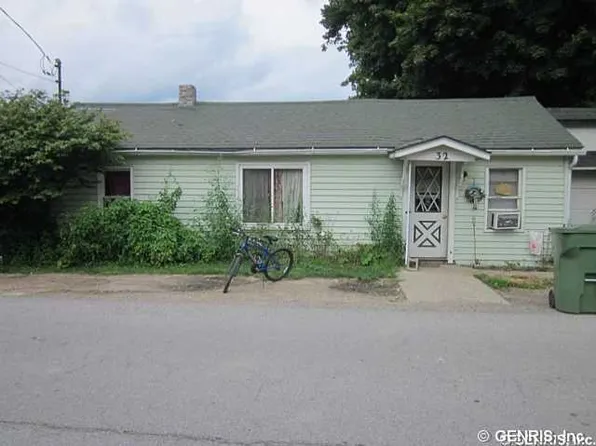 32 Battle St, Dansville, NY 14437