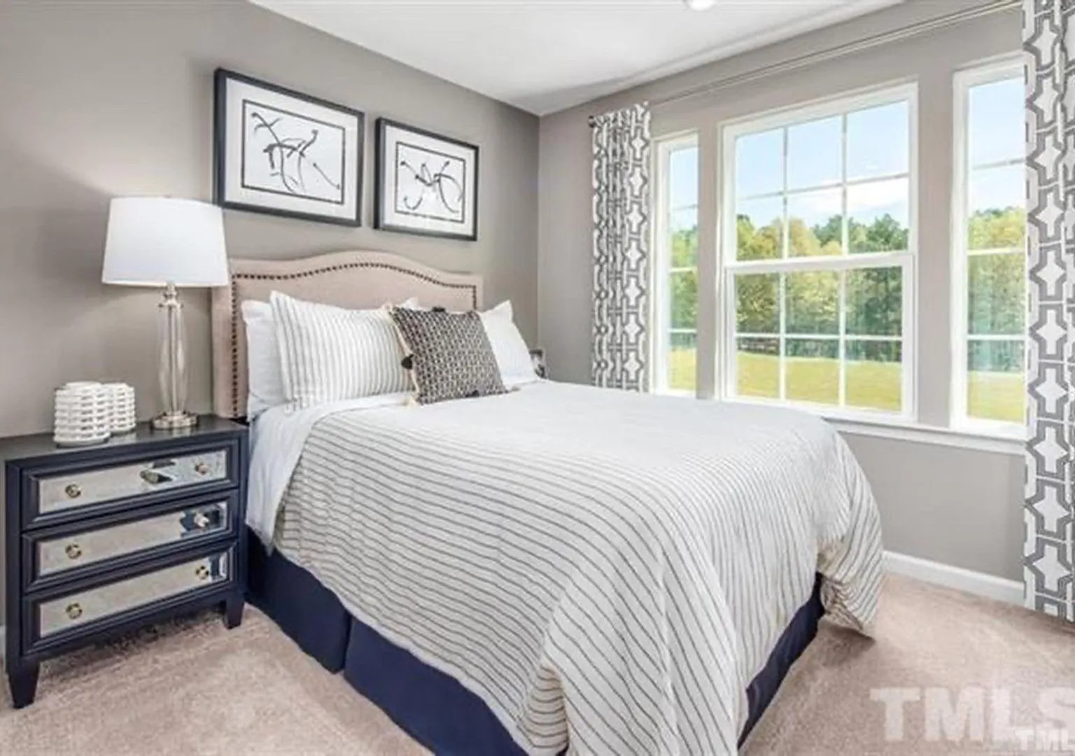 Room in 4 Bedroom Townhome at Pathfinder Wy — Photo 4