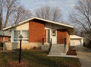 943 N Kaspar Ave, Arlington Heights, IL 60004