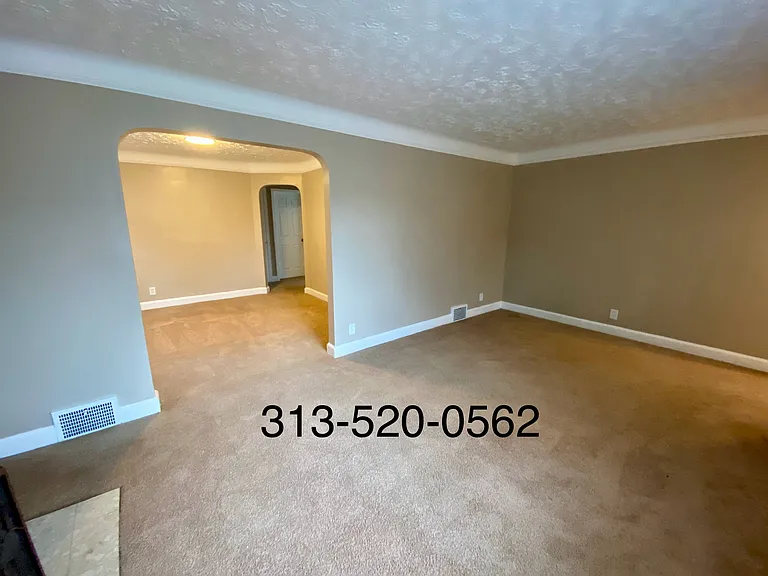 15881 Manor St — Photo 13