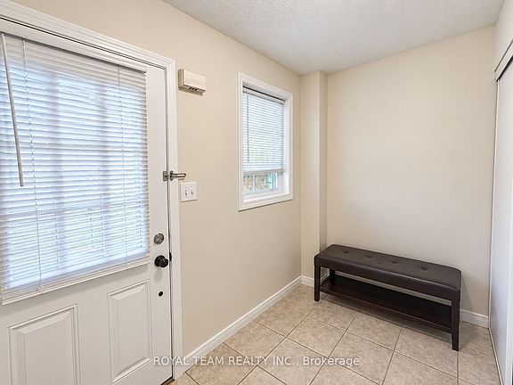 2nd image of 1786 Swan St
