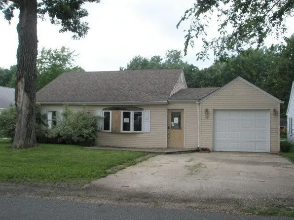 17 River Dr, North Pekin, IL 61554