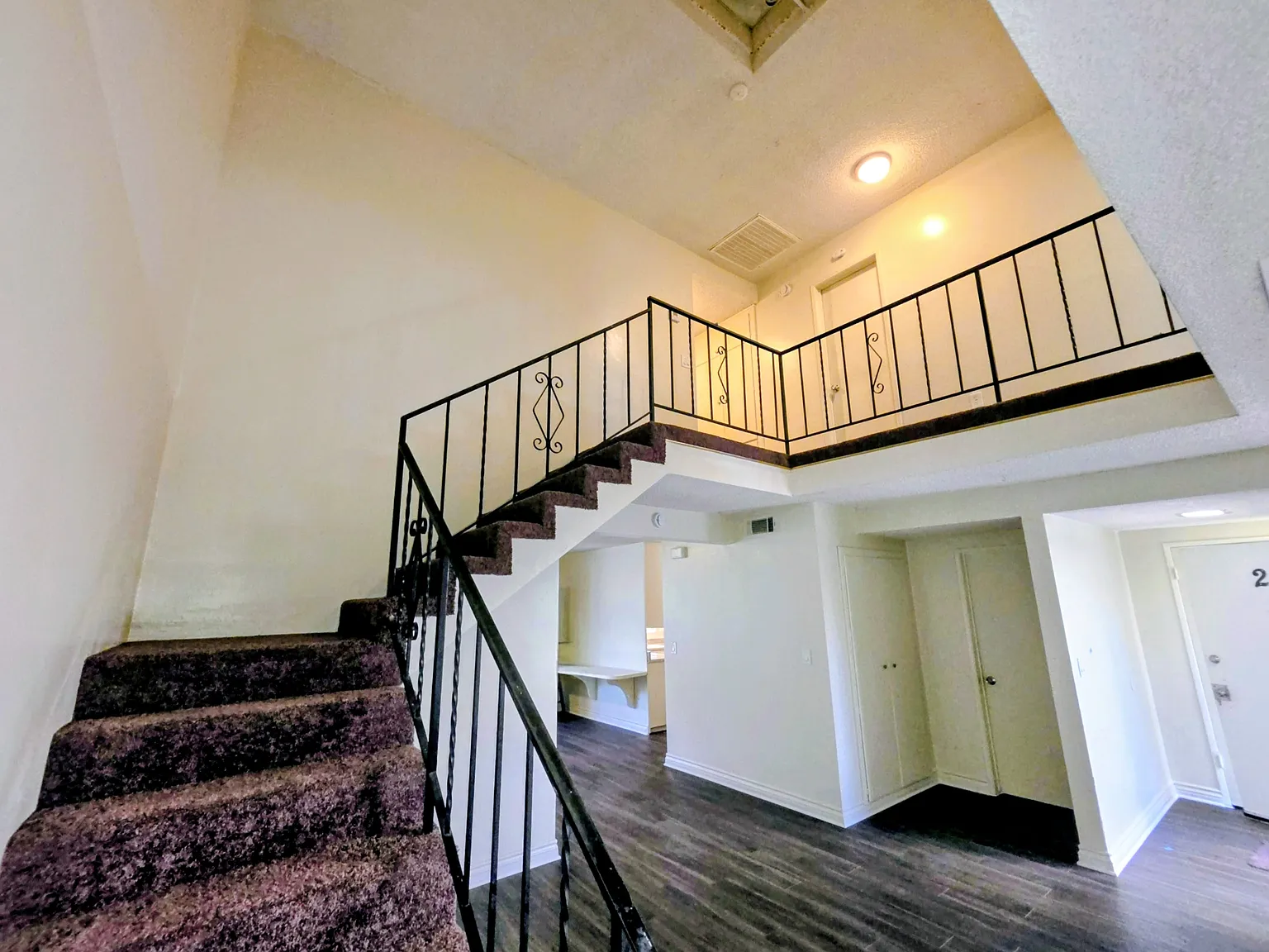 3 bed, 1800 sqft, $2,395 — Photo 2