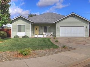 117 Sanger Ln, Cave Junction, OR 97523