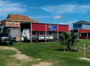 914 O'Neil Rd, Crystal Beach, TX 77650