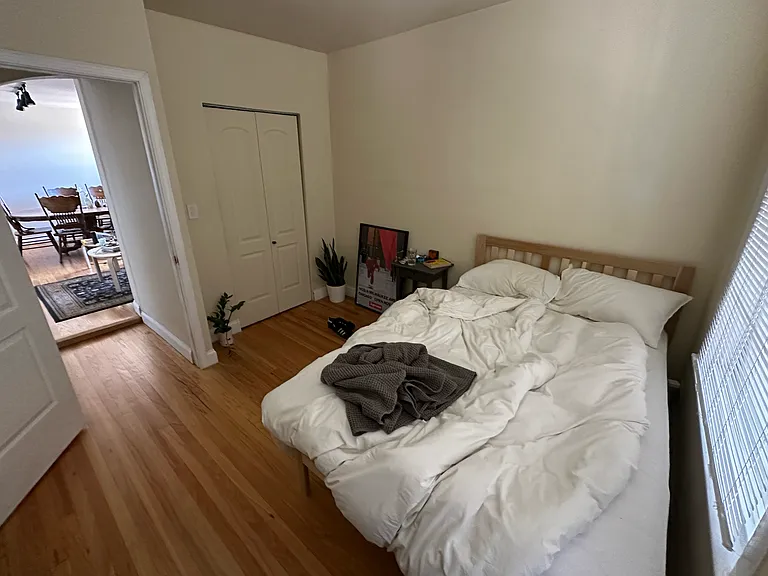 2711 N Kenmore Ave — Photo 9