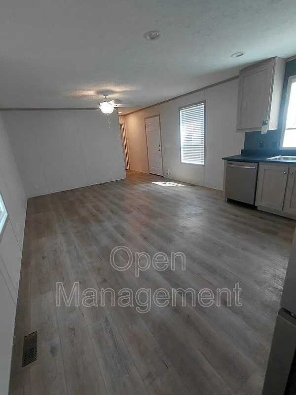 2 bed, 2.0 bath, 960 sqft, $1,125 — Photo 2