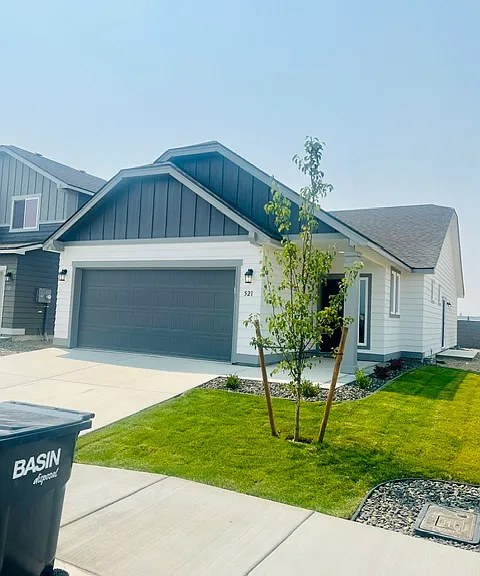 521 N Dauntless St — Photo 2