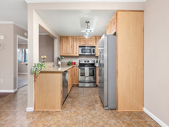 5th image of 2940 Broadway Unit 35