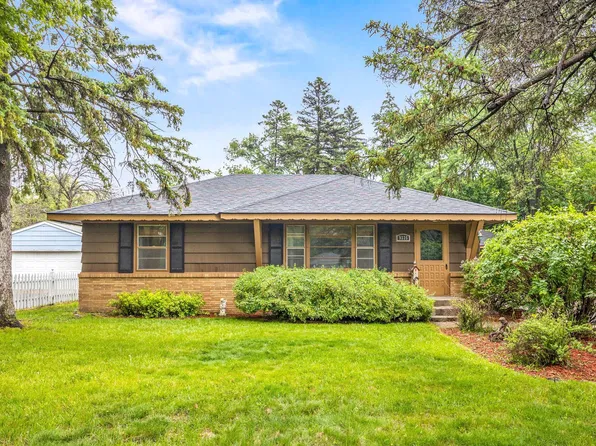 9335 6th St NE, Blaine, MN 55434
