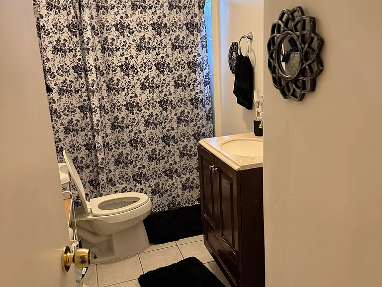205 E 42nd St #1E — Photo 10