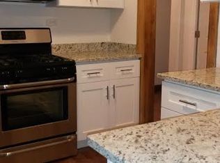 6640 W Roscoe St #2E, Chicago, IL 60634