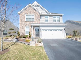 195 Wintergreen Dr, Manalapan, NJ 07726