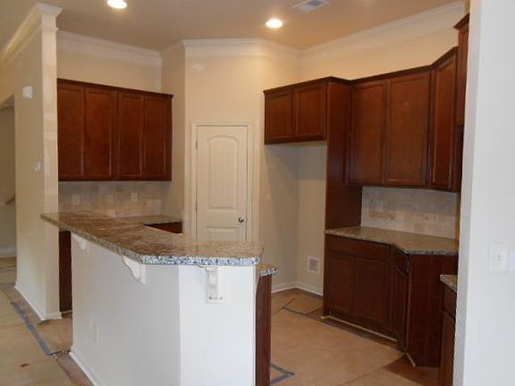 2nd image of 113 Stone Manor Ct