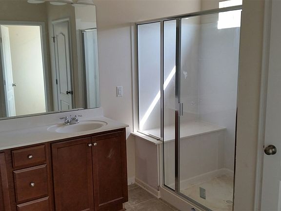 5th image of 26 Chinaberry Dr