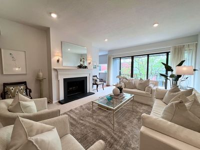 65 Grove St APT 445, Wellesley, MA, 02482