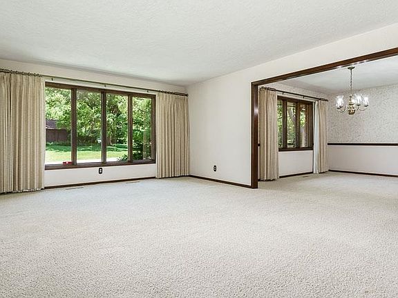 5th image of 1610 Shaw Woods Dr