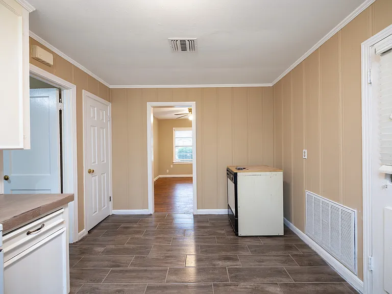 304 Harris Blvd — Photo 12