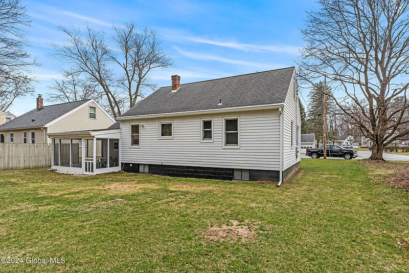 3rd image of 301 Stoodley Place Place