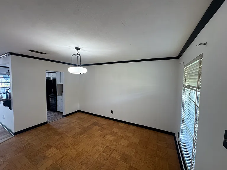 3309 Red Bud Ln — Photo 4
