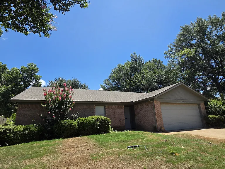 6101 Cool Springs Dr — Photo 2