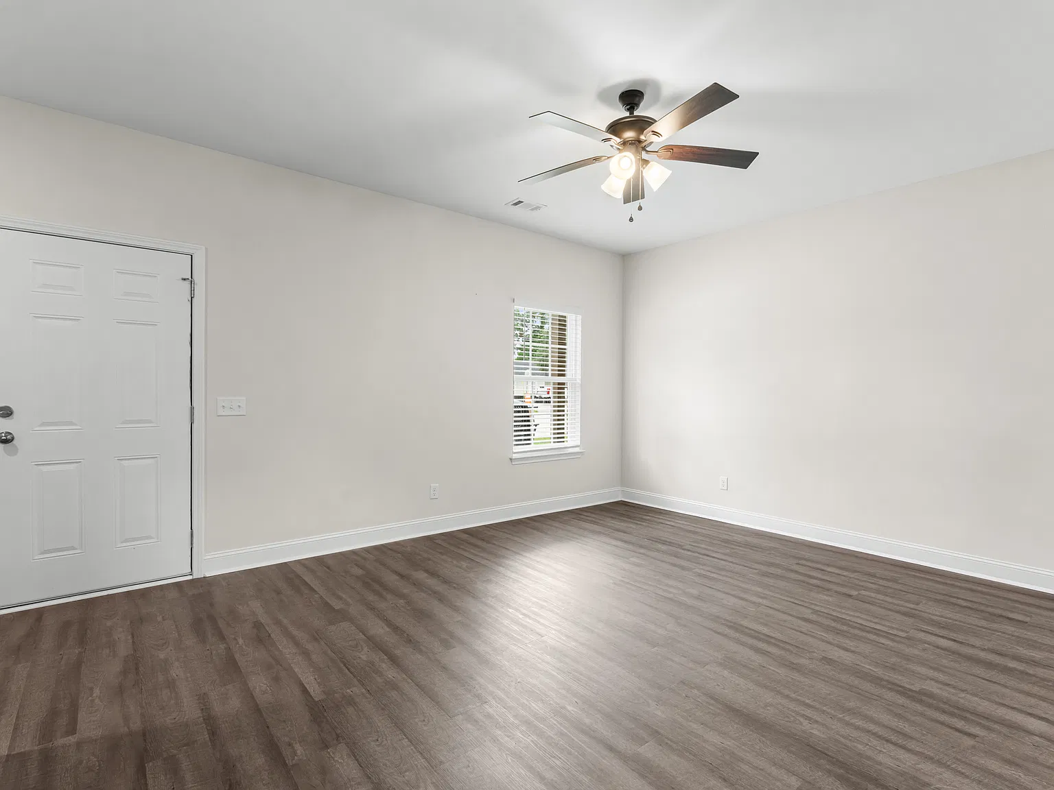 2 bed, 2.5 bath, 1200 sqft, $1,350 — Photo 4