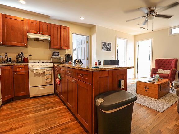 2nd image of 62 Egmont St APT 6A