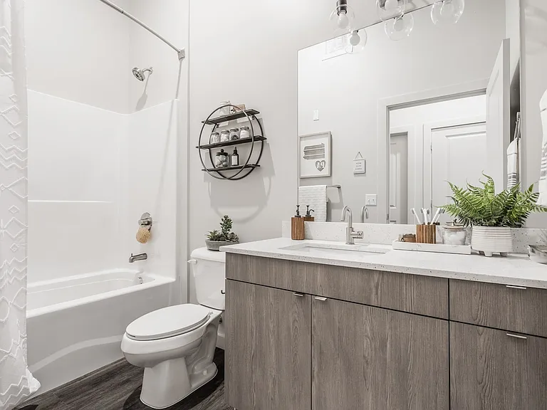 Arsenal 201 Bathroom
